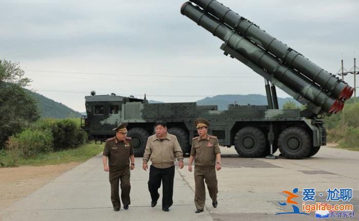 觀摩新型600毫米火箭炮車性能驗(yàn)證試射后 金正恩予以肯定？