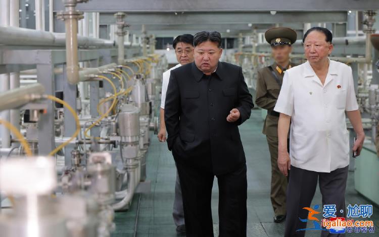 金正恩視察鈾濃縮基地 有位神秘負(fù)責(zé)人陪同？