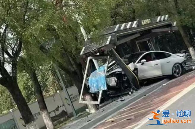 司機避讓電動車時操作不當(dāng)？